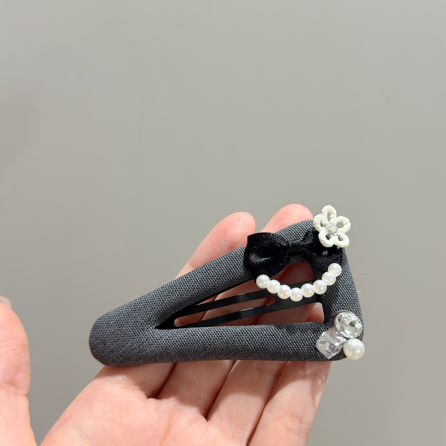 Korean-Style Pearl Bowknot Triangle Hairpin Exquisite Fashionable Design Side Bangs Hair Accessory