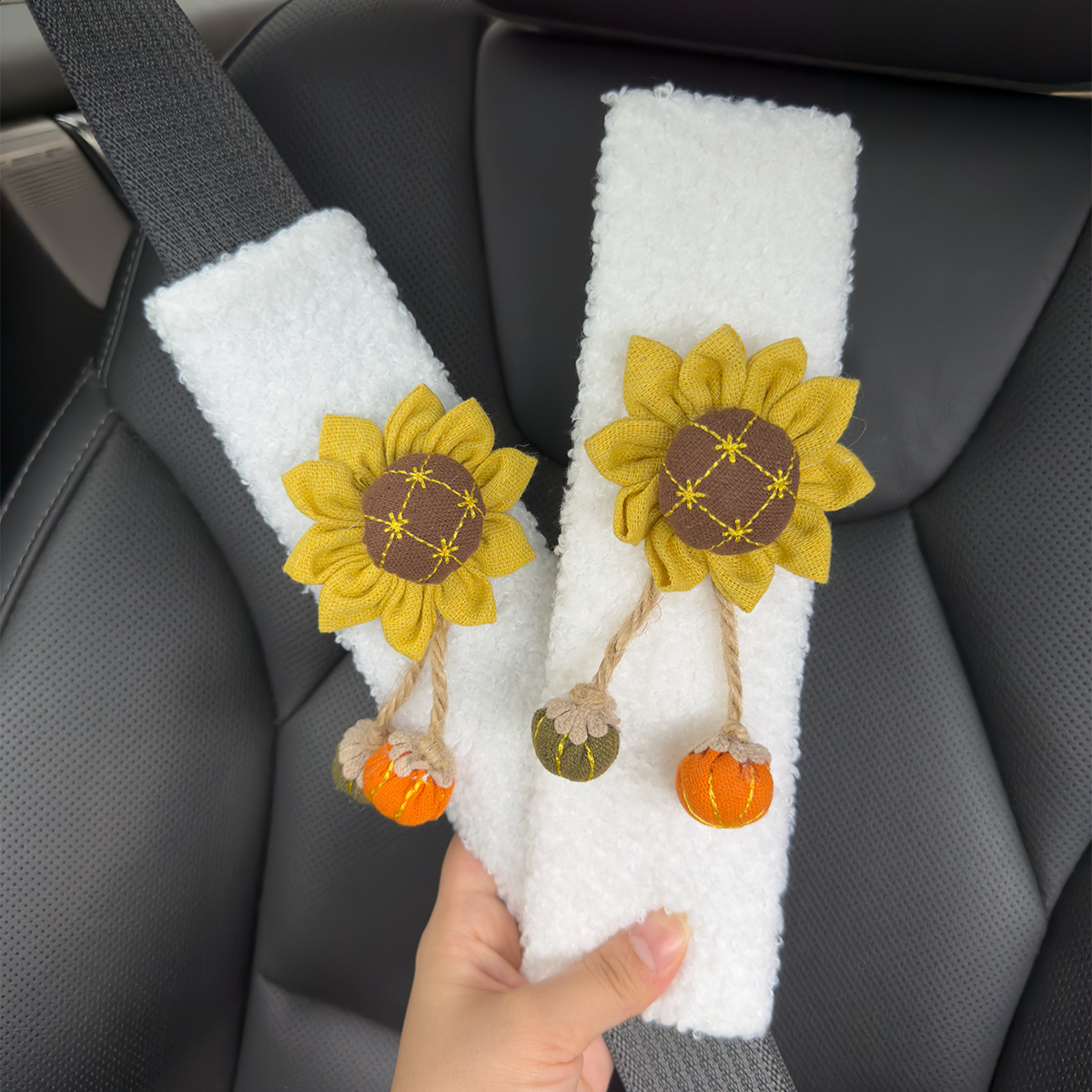 Car Seatbelt Shoulder Pad with Lamb Wool Sunflower Decoration