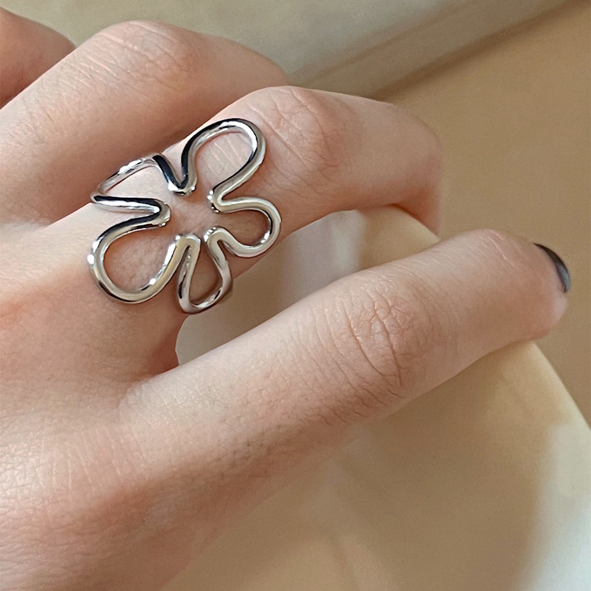 Hollow Flower Open Fashion Simple Versatile Index Finger Unique Niche Design Sense Ring_voghion.com
