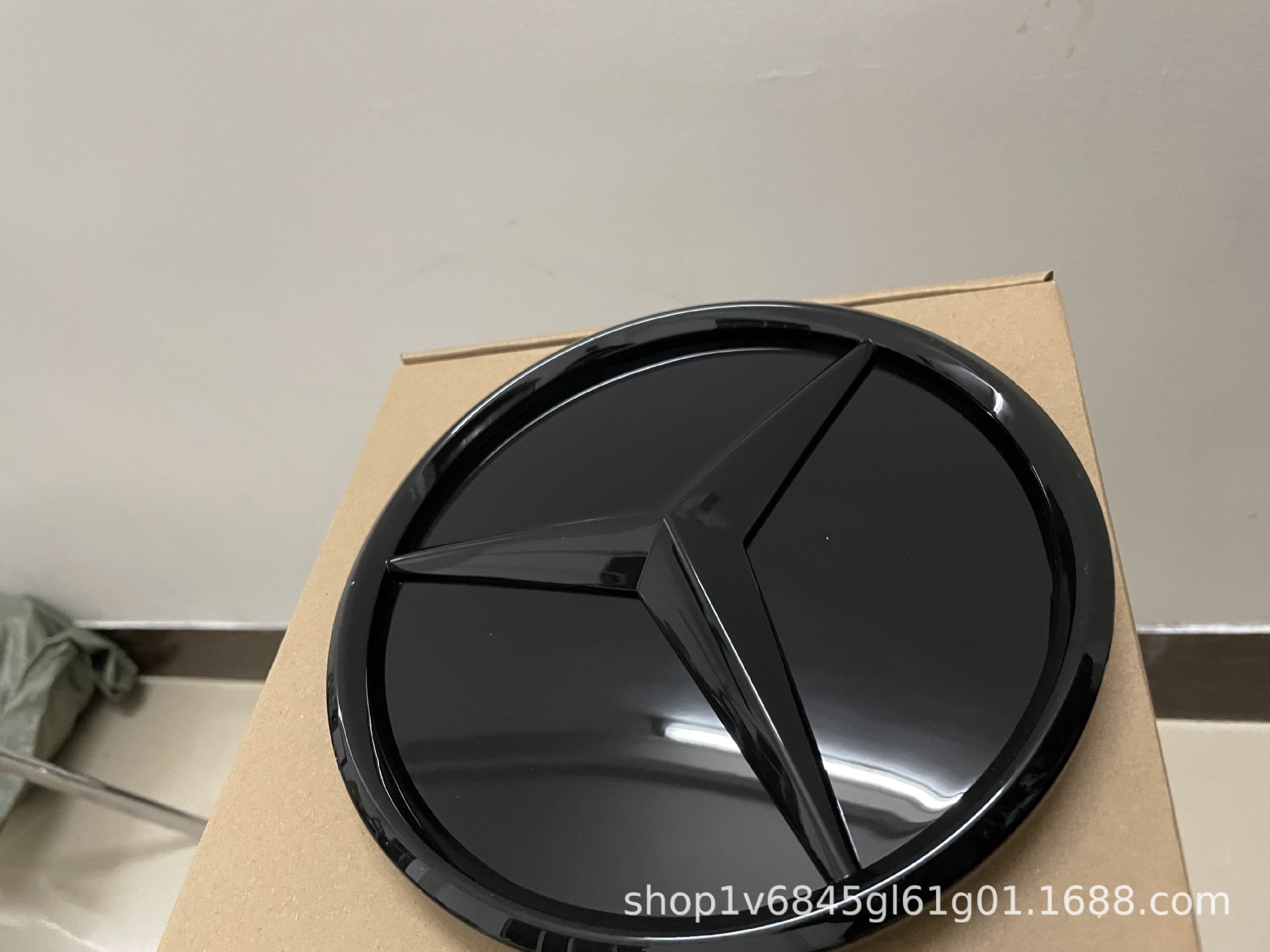 Suitable for Mercedes-Benz W177 A180L A35 A200L Glb180 Glb200 Front Grille Emblem Front Logo