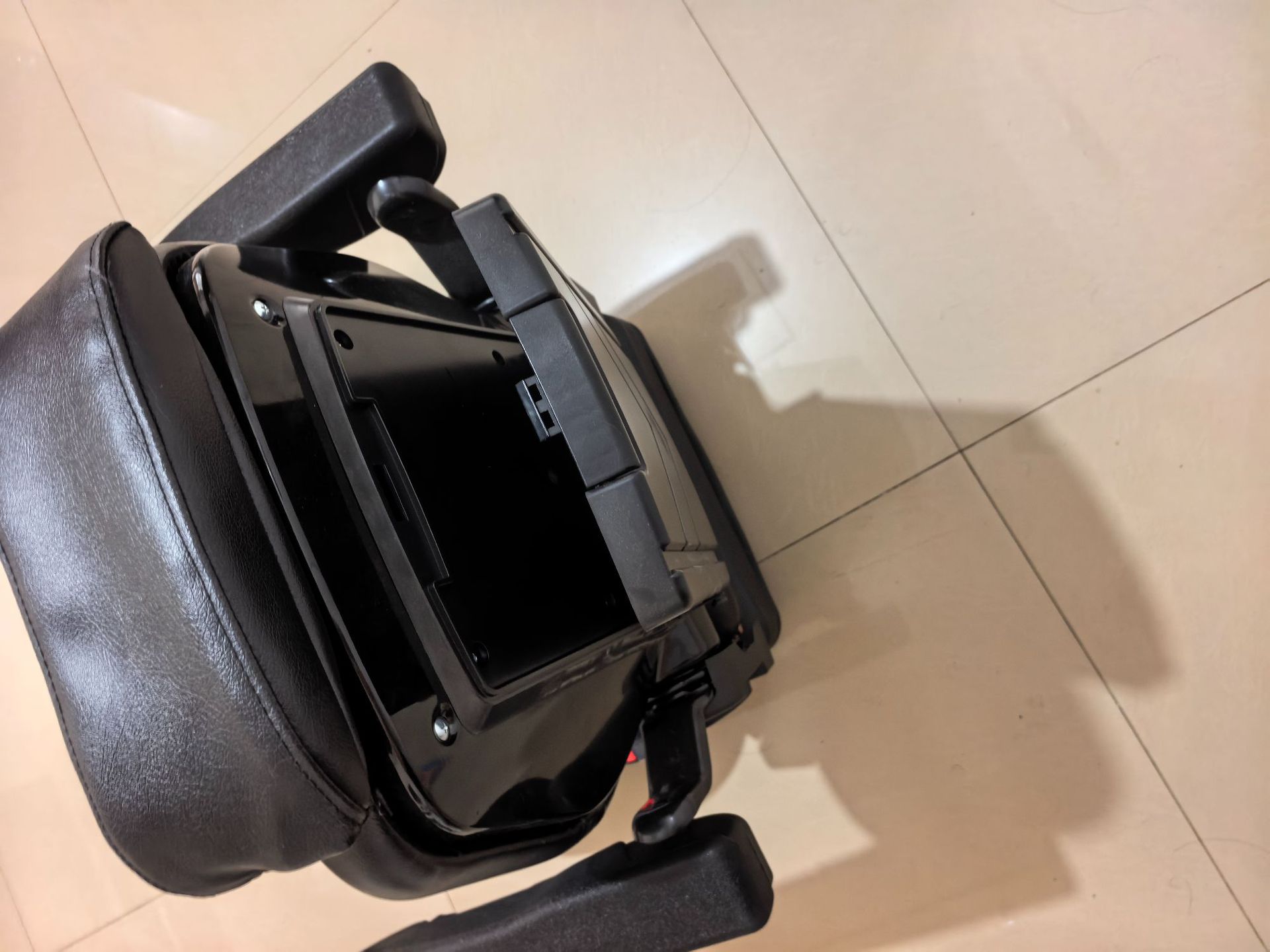 Universal modified seats for Heli forklifts, Hangcha sweepers, loaders, LiuGong, LonGong, Hyundai tricycles
