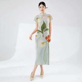 连衣裙;女式T恤;时尚休闲套装