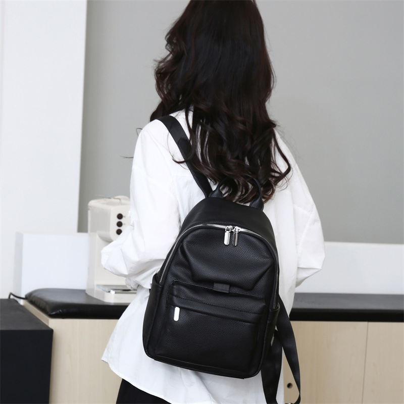 Mochila de cuero suave de gran capacidad para mujer 2024 nuevo estilo estilo coreano diseño sentido de la moda pequeña mochila casual ligera para mujer