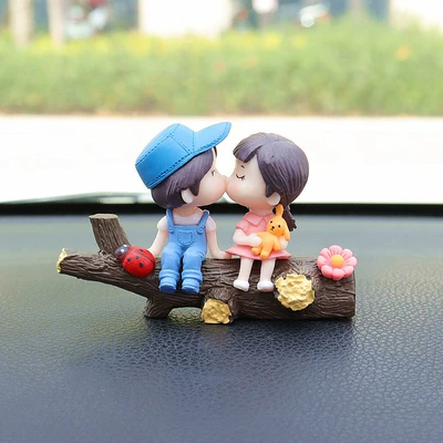 Dashboard, Cute Tree Branch Couple | Car ornaments - bucked-blue-powder-couple