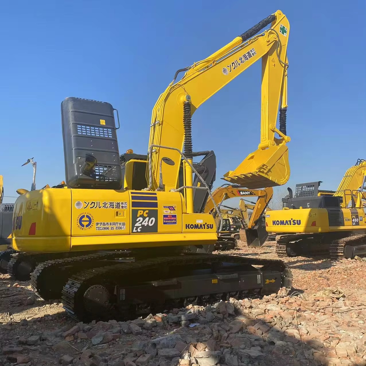 二手24吨挖掘机小松PC240