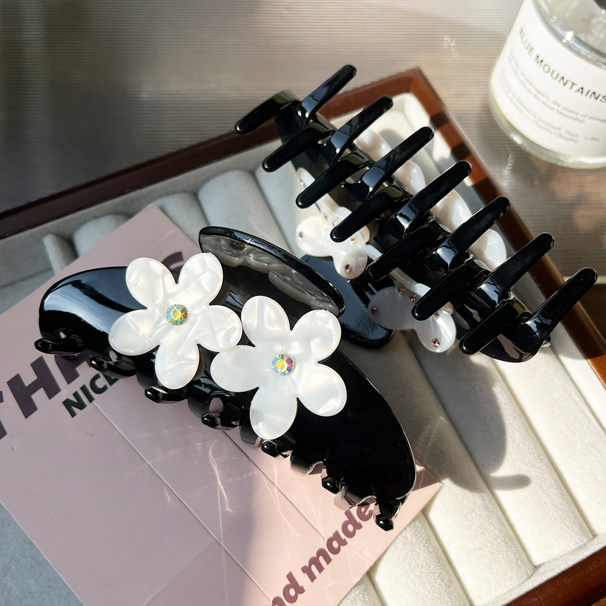 Ingredientes franceses acéticos diamante mariposa clip de agarre para mujeres otoño invierno nuevo temperamento de alta calidad tiburón clip de cabello image 4