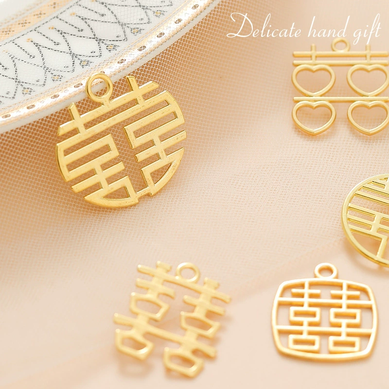 Металл Счастливый Персонаж Кулон Подарочная Коробка Аксессуары Бирка Мини-Кулон Китайская Свадебная Коробка Конфет Мешок Конфет Украшения Круглый Счастливый