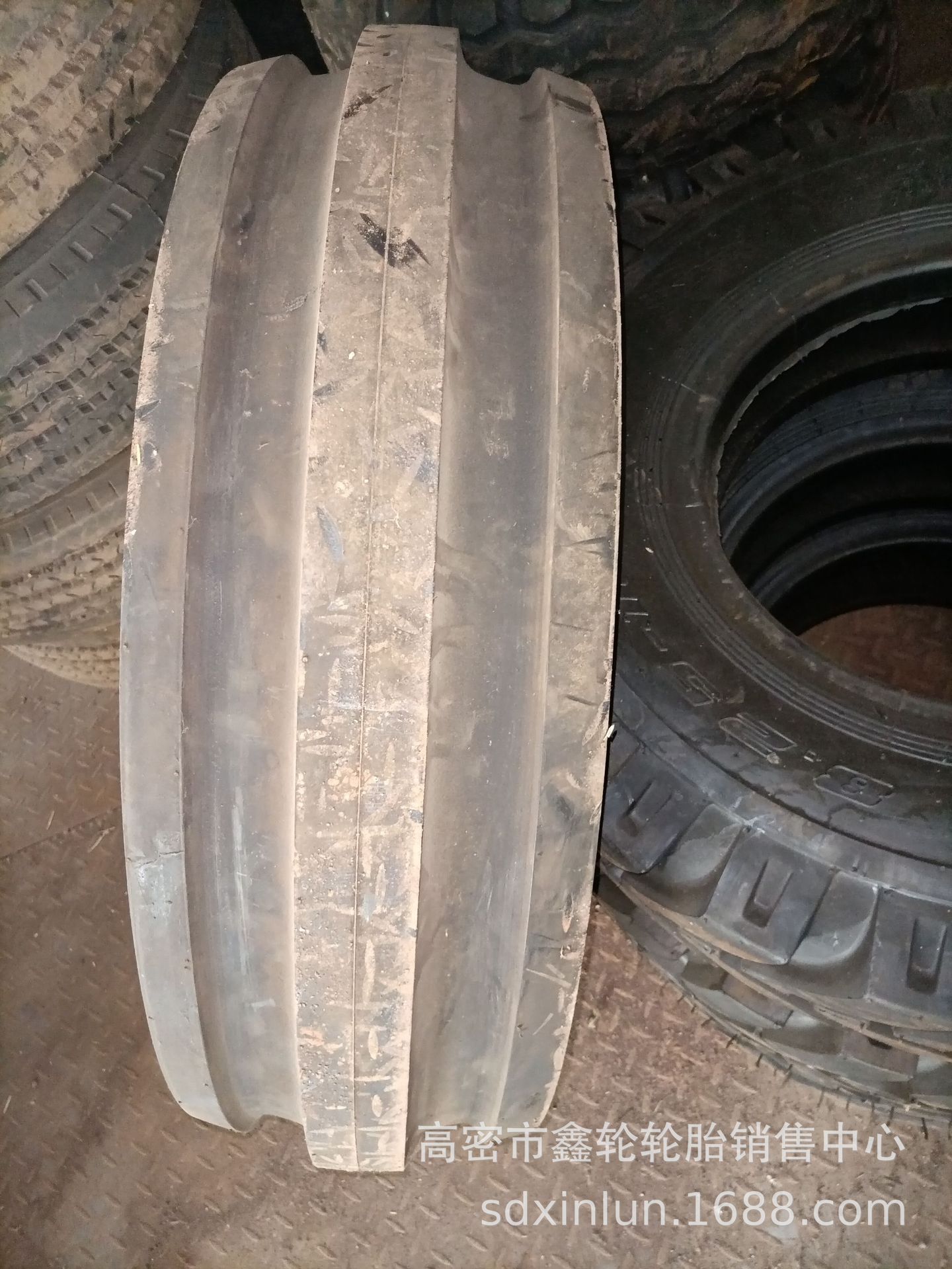 供应5.00/6.50/7.50-16-18-20 10.00/11.00-16 9.5L-15导向轮胎