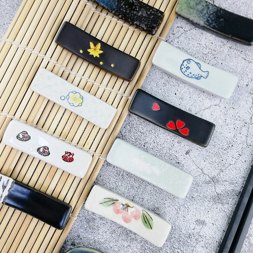 Export processing factory direct sales Japanese style colored glaze hotel chopstick holder chopstick holder chopstick pillow creative ceramic chopstick holder tableware