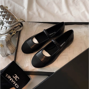 ���ы�ͬ�� ǧ�𬔵���~�r��ƴɫ�@���ɾoһ�֎�С�A�^��ЬŮ��Ƥ