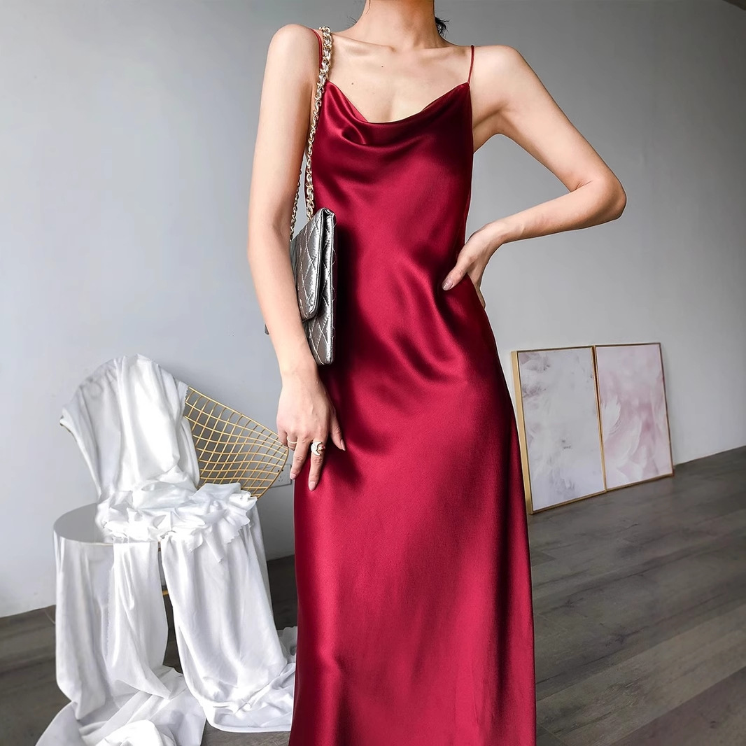 French-style long acetate satin halter dress with a sophisticated design, a unique style suitable for wearing alone or as an inner layer with a suit.