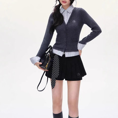 ANDYET AD1オリジナルvネックの偽の2つのニットのカーディガンの女性は腰のファッションの中で学院の風を掛けてやせている上着を現します。