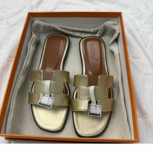 ���F؛�����Q����һ����ЬŮ�ļ����¿�r���⴩�ٴ����ƽ����Ь