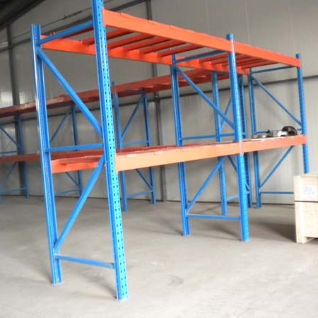 重型横梁货架、使用高强度带钢轧制，自由组合，充分利用空间资源