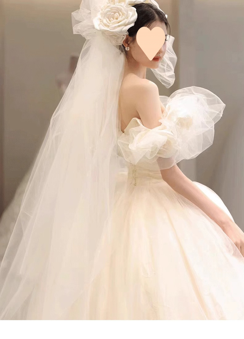 Abito da sposa mori con spalle scoperte stile francese per sposa_voghion.com