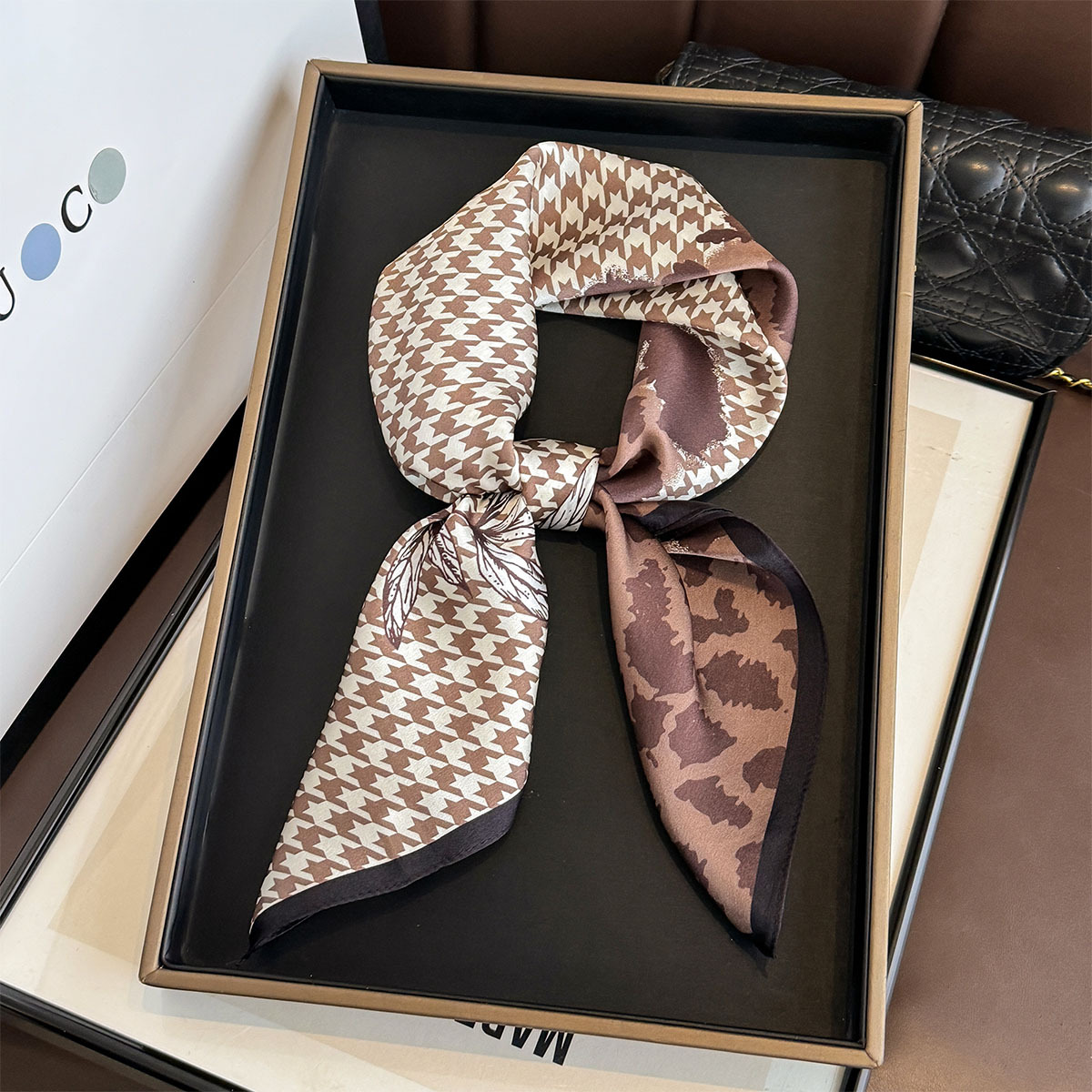 Spring/Summer New Luxury Printed Square Scarf For Women 100% Mulberry Silk Versatile Thin Neck Scarf Shawl - Thumbnail 7