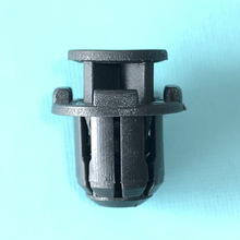 适用铃木天语SX4\雨燕\尚悦\锐骑利亚纳侧裙边护板按扣卡扣卡子