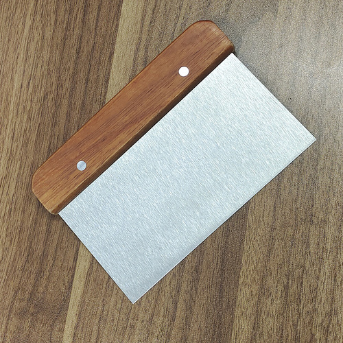 Wood handle flour cutting rice noodle scraper cutting knife dough iron plate barbecue scraper butter spreader kitchen baking tools