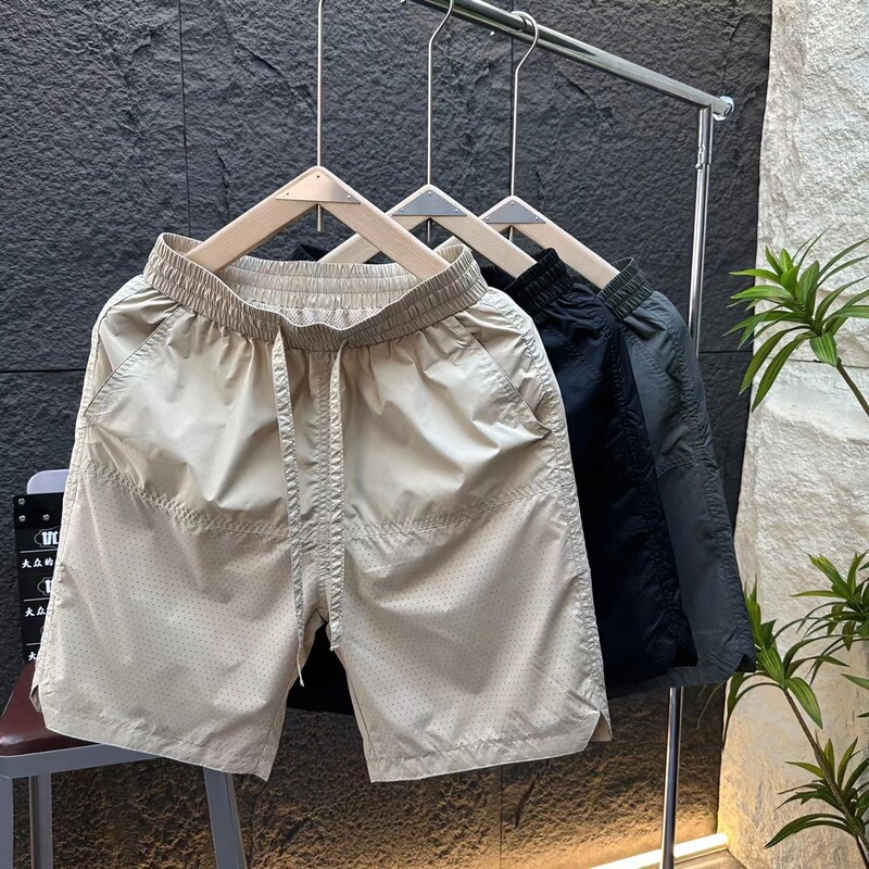Quick-Dry Shorts for Men, New Summer Style, Straight-Cut Ice Silk Five-Point Pants, High-End, Stylish, Slim-Fit, Outdoor Beach Shorts for Men