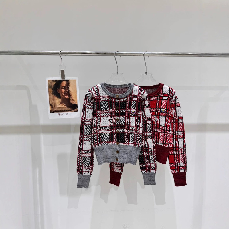 Trendy brand knitted cardigan with planet logo embroidery, plaid pattern, waist-cinching, long-sleeved, single-breasted, loose-fitting, versatile top, early autumn 26 Trendy brand knitted cardigan with planet logo embroidery, plaid pattern, waist-cinching, long-sleeved, single-breasted, loose-fitting, versatile top, early autumn 26