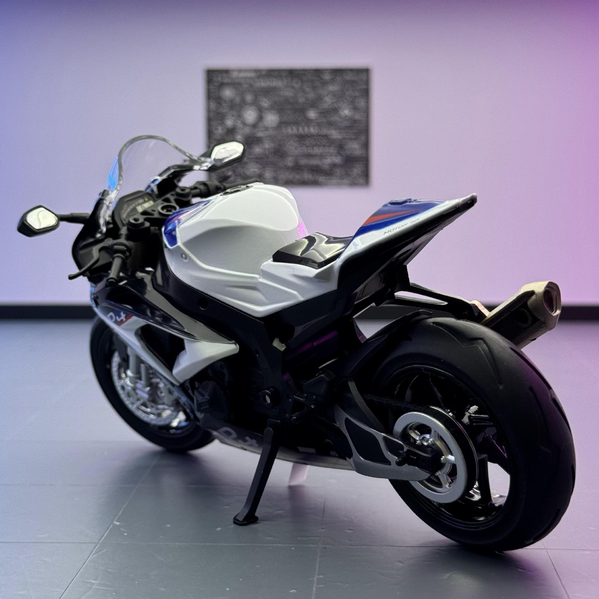 Modelo de coche de aleación Jiaye 1 a 12 Baoma HP4 motocicleta deslizante coche de juguete modelo de sonido decoración al por mayor