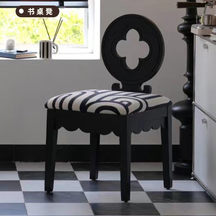 Silla de lujo ligera en negro