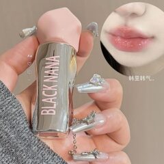 カラーブラックNANA星扉水光鏡面唇釉薬潤い保湿ビープ唇がカップ裸色口紅をつけにくい