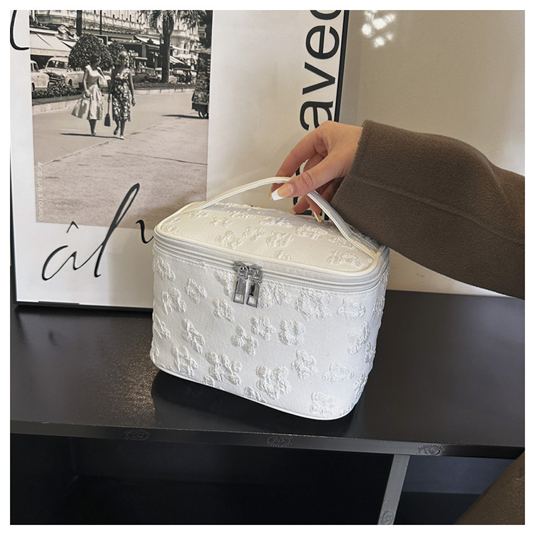 New Makeup Korean Version Fashionable Flower Portable Wash Large Capacity Home Storage Bag_voghion.com