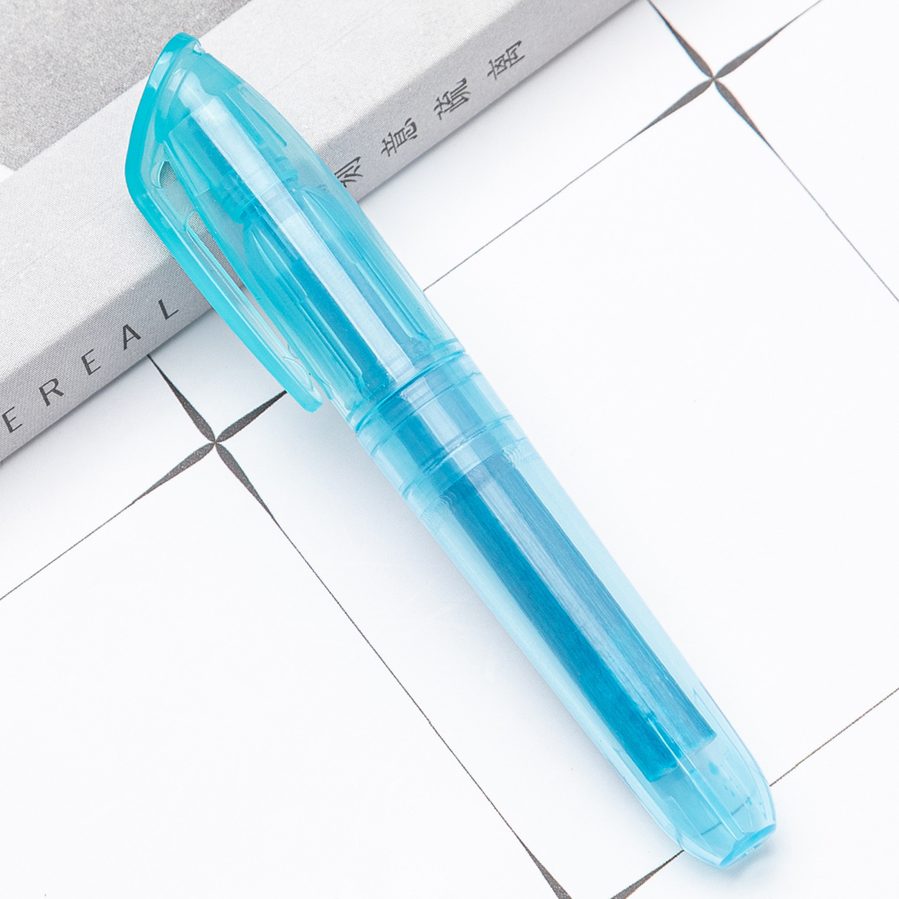 Los estudiantes de plástico al por mayor con un puntero de resaltador de un solo cabezal de color para marcar la línea de puntero de escritura de graffiti