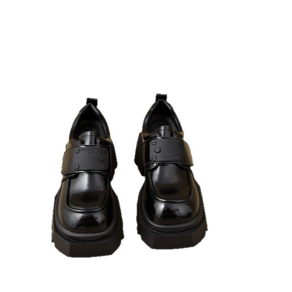 Fashionable black demi-season loafers English style