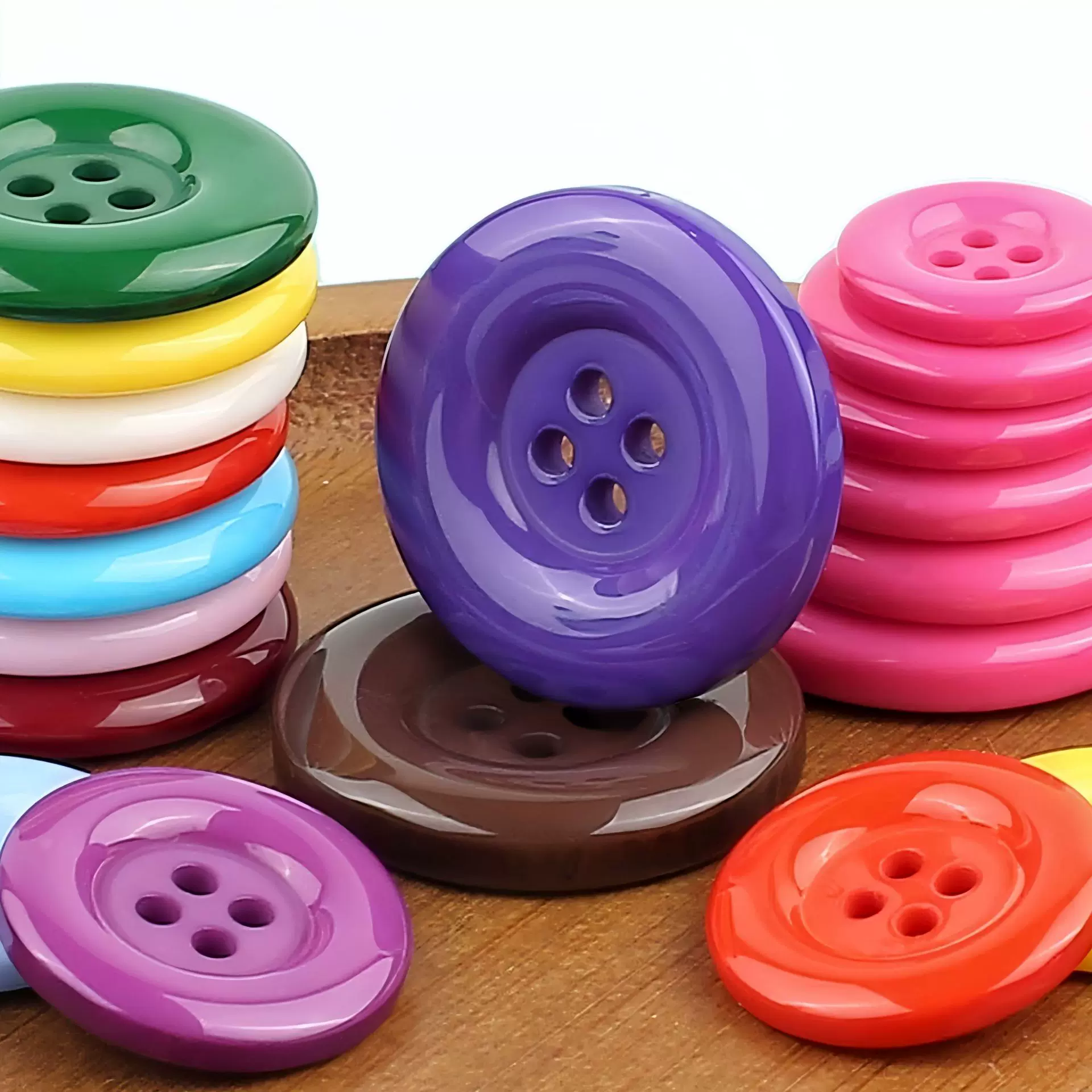 彩色四眼大圆边树脂扣四眼手缝扣子衬衫服饰西装现货批发手工纽扣