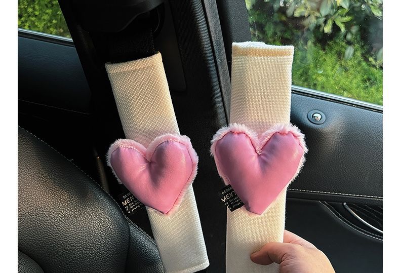 Car Seat Belt Shoulder Cover, Car High-End Sense, Universal Anti-Wear Clothing for All Seasons, Summer Heart Safety Belt Decoration
