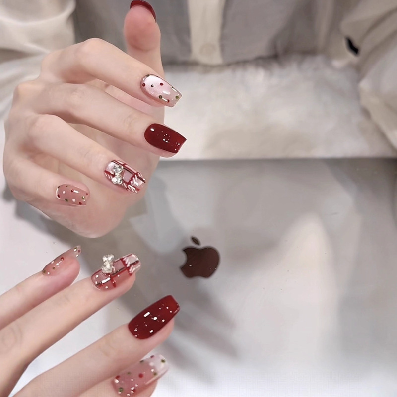 [Christmas Plaid] New Style Pure Handmade Wearable Nails, Accessible Luxury Design, Classy Whitening Pure Handmade Manicure, 10 Pieces