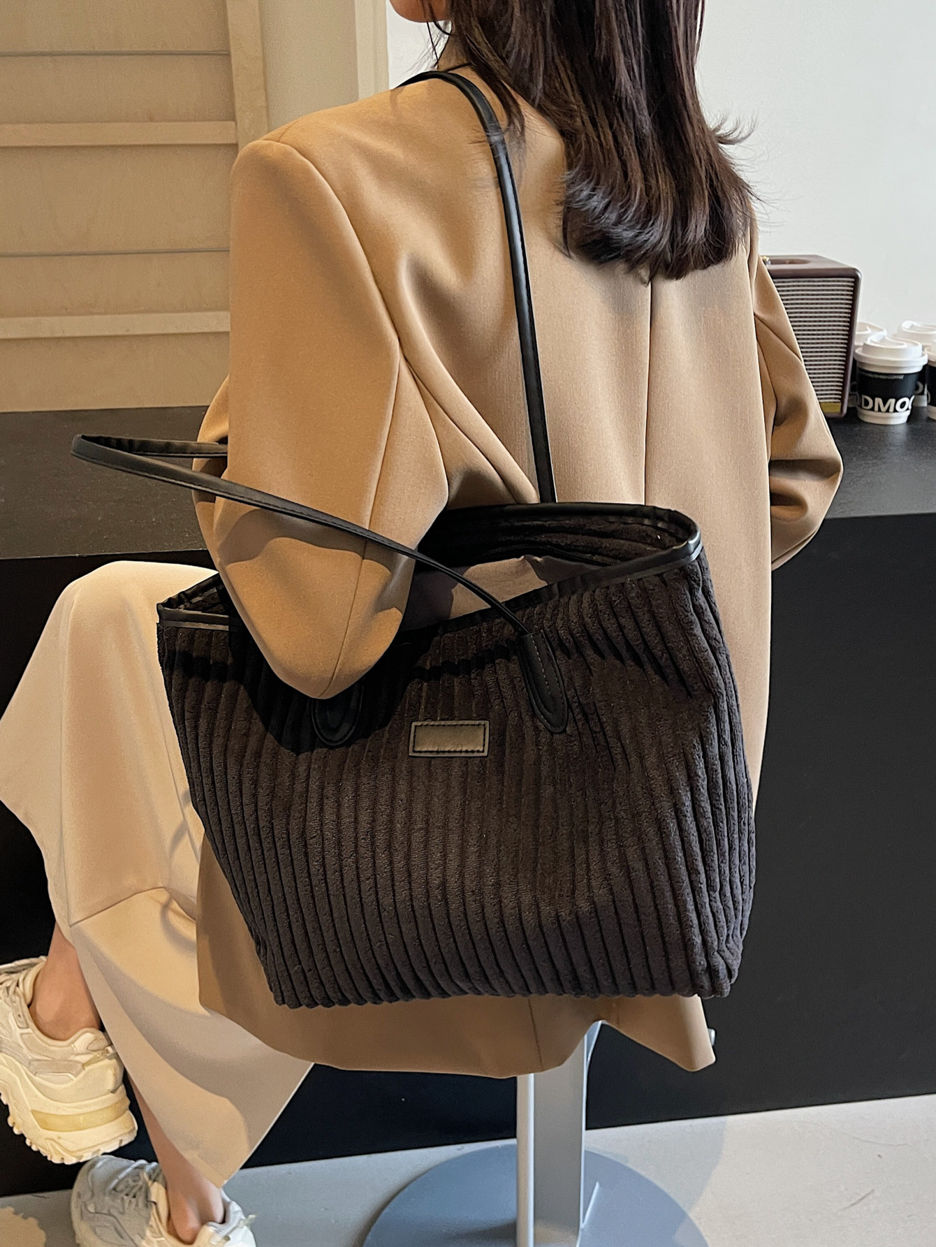 Verano 2024 invierno de gran capacidad de meandruño nuevo nicho simple de viaje de mano bolsa de hombro para mujeres