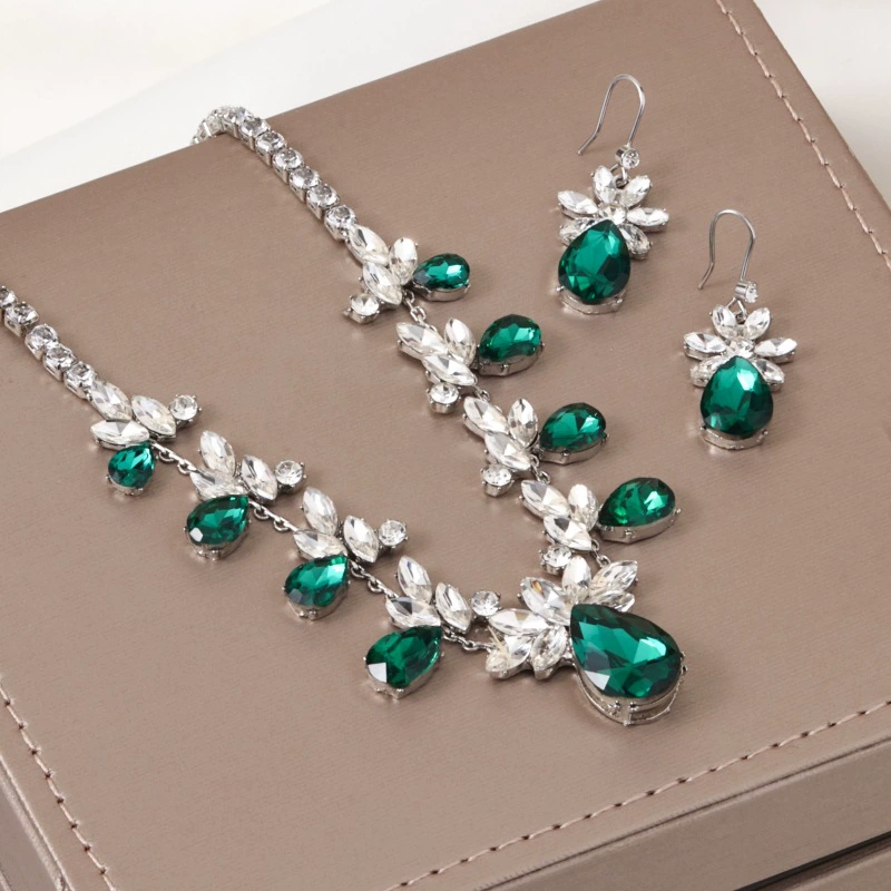 Пятно-трансграничная мода изумрудный геометрический ожерелье Серьги набор темпераментных ушных крючков мода креативная тенденция цепочка ключицы