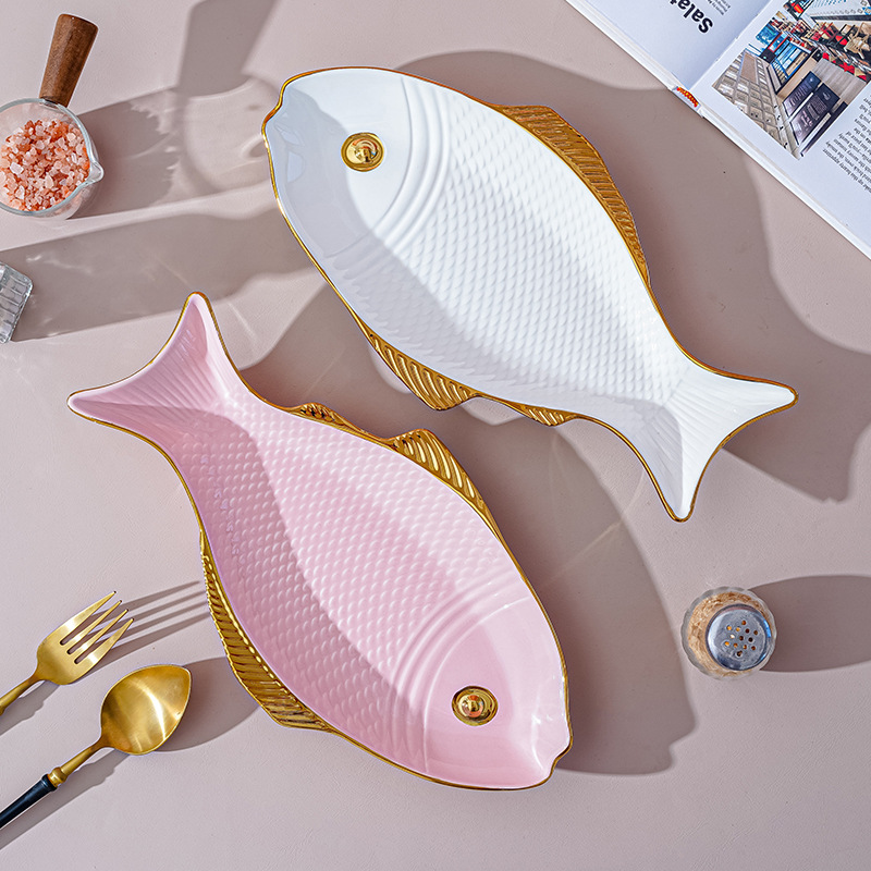 Placa en forma de pez Placa de cerámica creativa Hogar personalizado plato de pescado al vapor nórdico Luz de lujo neto rojo postre de alto aspecto plato largo