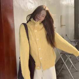 针织开衫女巨好看的早秋穿搭韩系轻熟上衣黄色高领毛衣外套图片色
