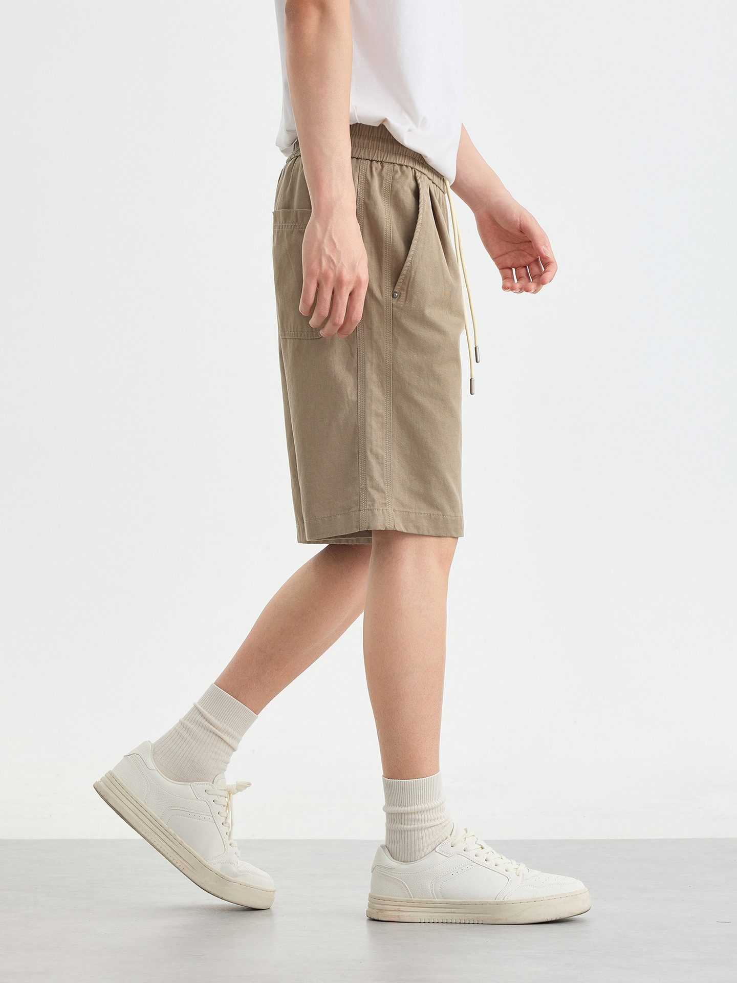 Quần short nam ống đứng dáng thẳng chất liệu cotton pha Lycra phong cách công sở — đen