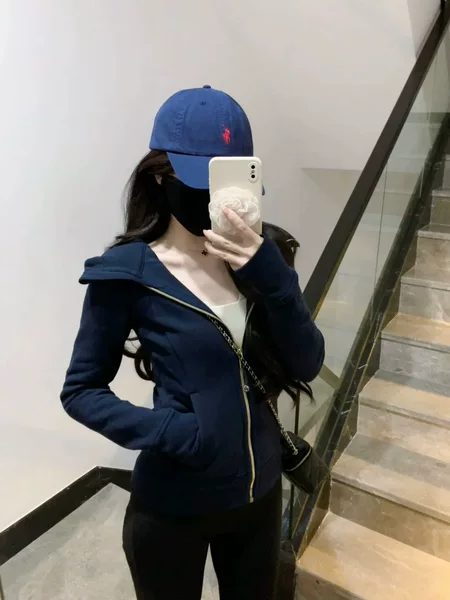 Gold Zipper Hooded Sweatshirt for Autumn and Winter, Warm and Thickened with Fleece, Women's Sports Slim Fit, Suitable for Hiking, with a High-End Feel