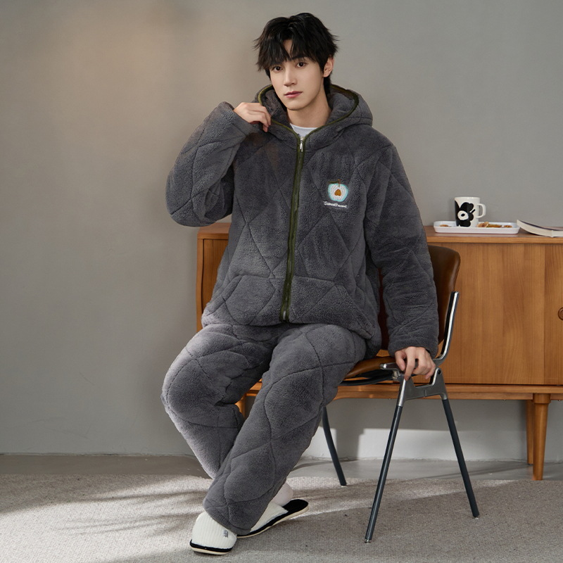 Pijamas de algodón de tres capas para hombres 2024 invierno de lana de coral de manga larga suelta y gruesa ropa de casa cálida set casual