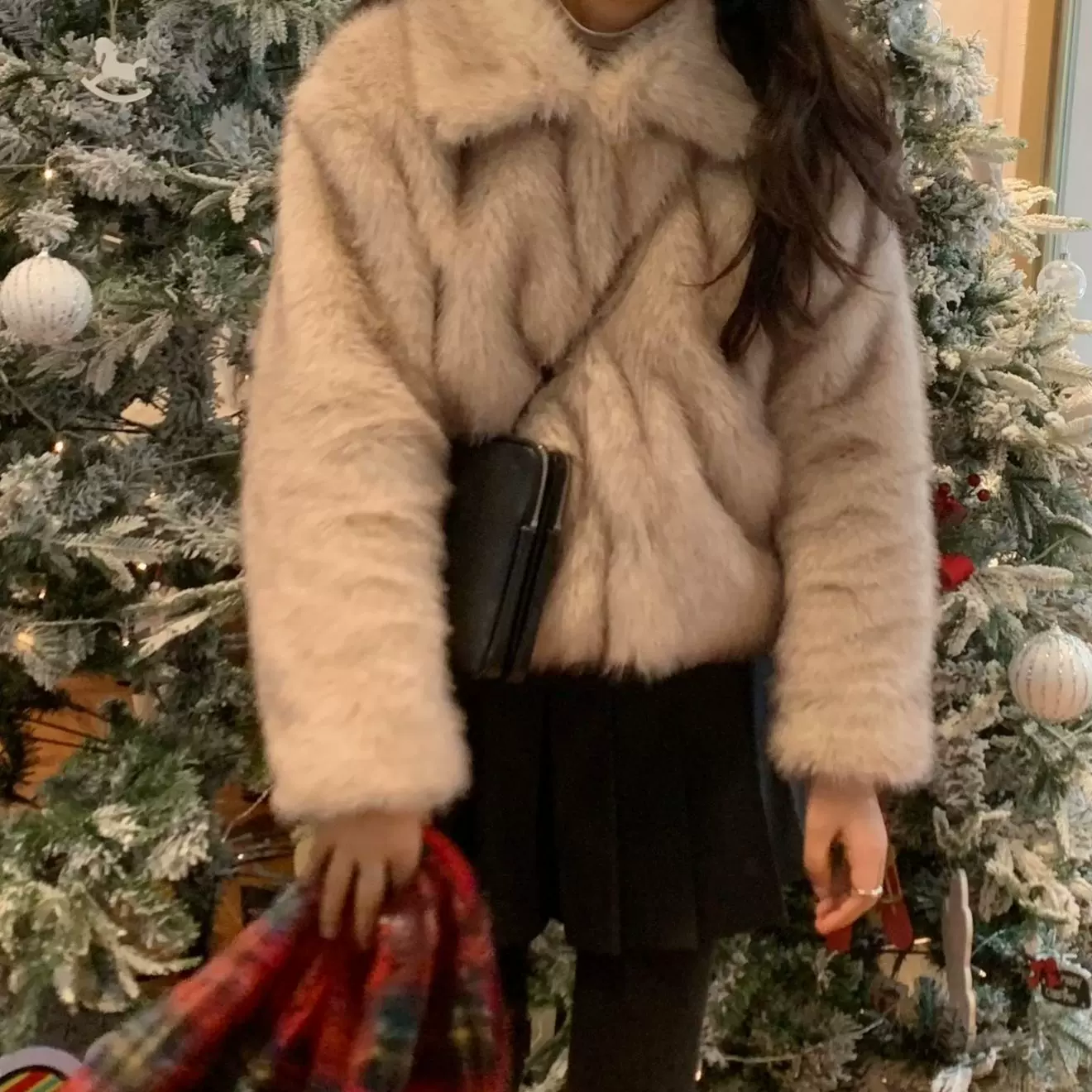 现货2025秋季新韩国东大门八奶气质纯色百搭翻领单排扣皮草外套女