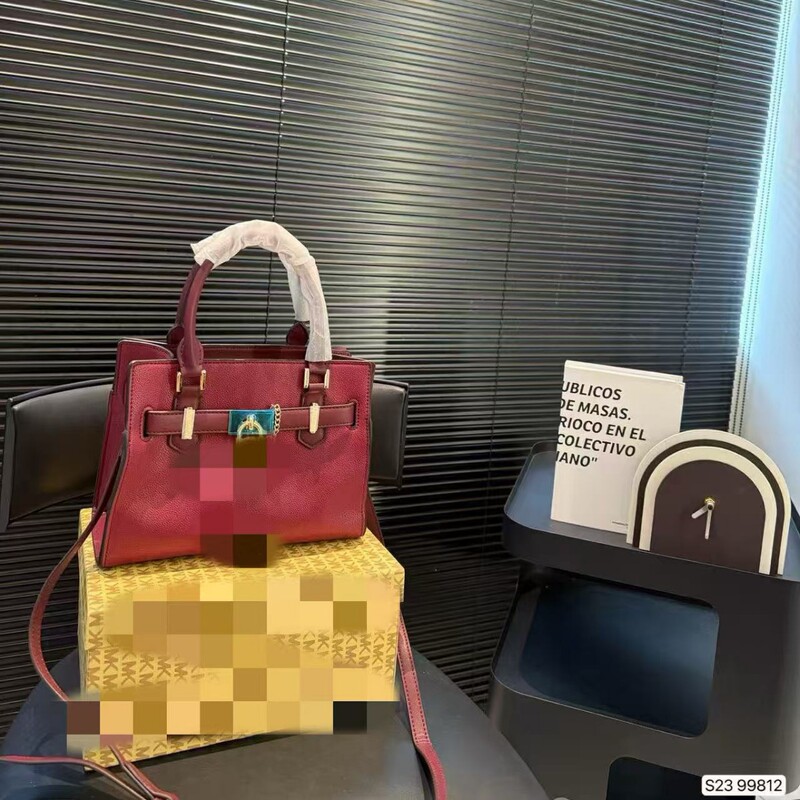 2025Mk New Model Original Small Platinum Ear-Shaped Handbag, Shoulder Bag, Crossbody Bag, Dropshipping Available 2025Mk New Model Original Small Platinum Ear-Shaped Handbag, Shoulder Bag, Crossbody Bag, Dropshipping Available