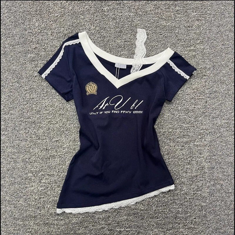 Pure Desire Lace Patchwork One-Shoulder Short-Sleeve T-Shirt for Women, Summer Short Style, Slim Fit, Waist-Cinching, Sweet and Spicy Unique Versatile Top