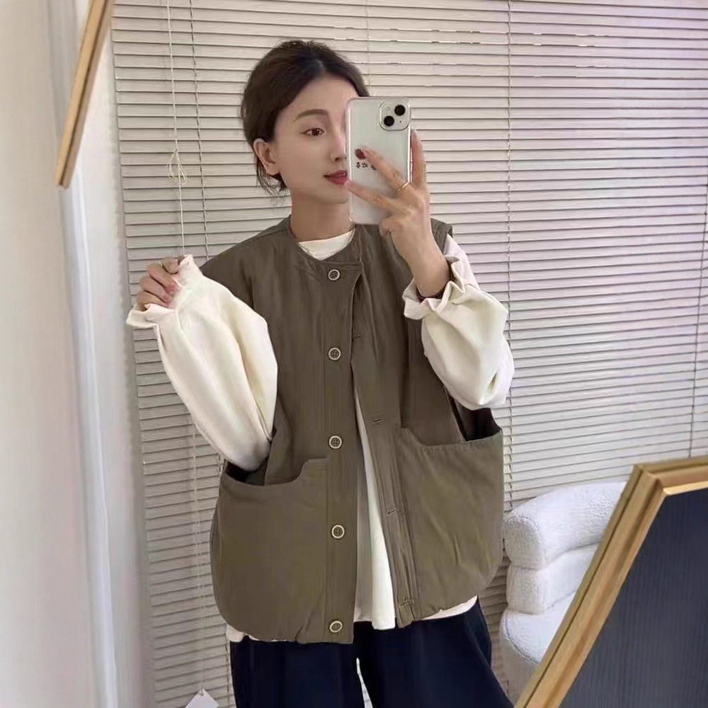 新品韩版宽松简约圆领大口袋夹棉马甲百搭休闲无袖上衣女