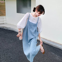 ブルーカジュアル年齢軽減サスペンダースカートスーツ女性のための夏の2025新しいフレンチパフスリーブトップAラインスカート2点セット