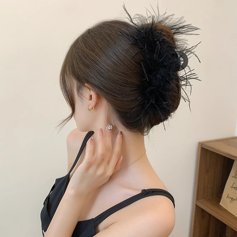 Clip de espalda de mujer de horquilla de pluma grande clip de tiburón de piel de avestruz clip de pelo negro de alto grado tocado