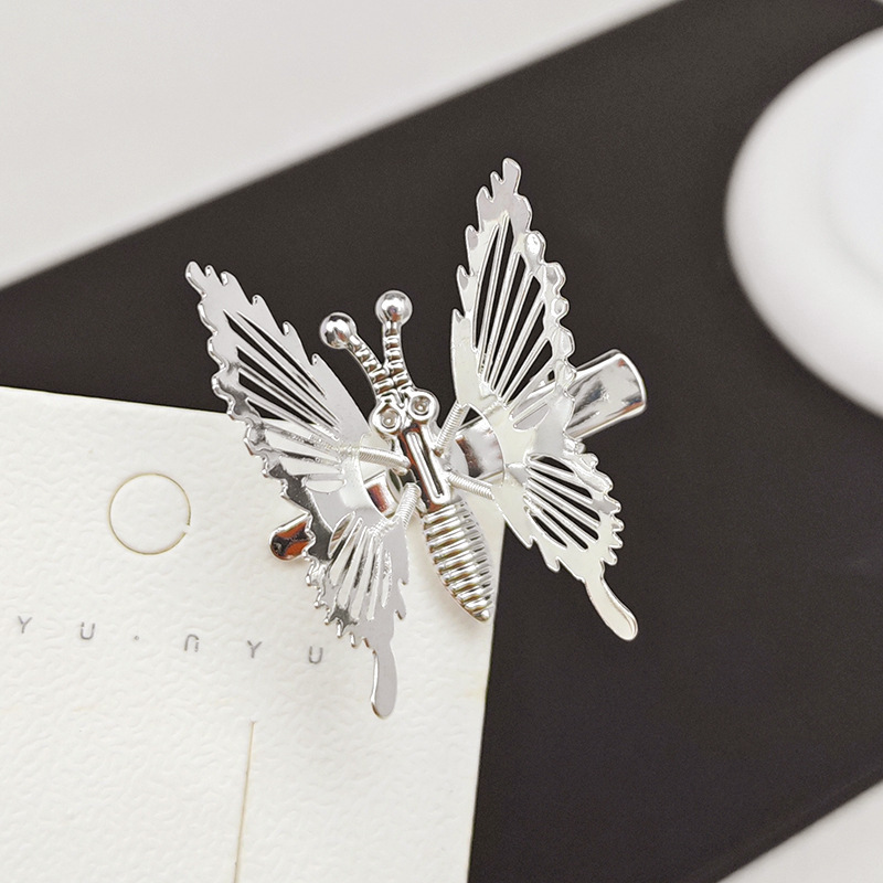 움직이는 은나비 [네이키드 클립]