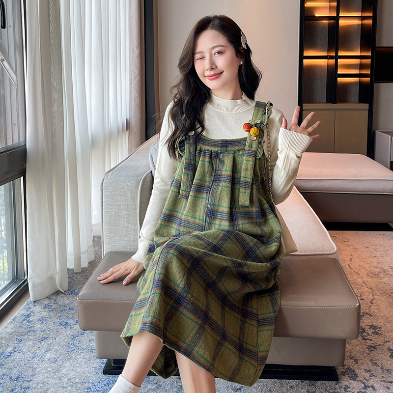 Maternity 2024 new suit soft waxy comfortable Andy velvet base sweater green check strap skirt