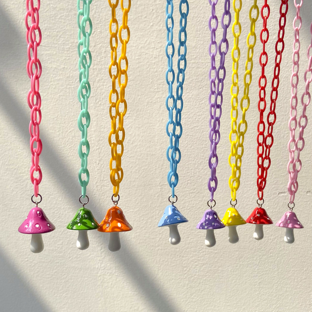 Fashion Multi-color Mushroom Pendant Necklace Simple Jewelry display picture 2