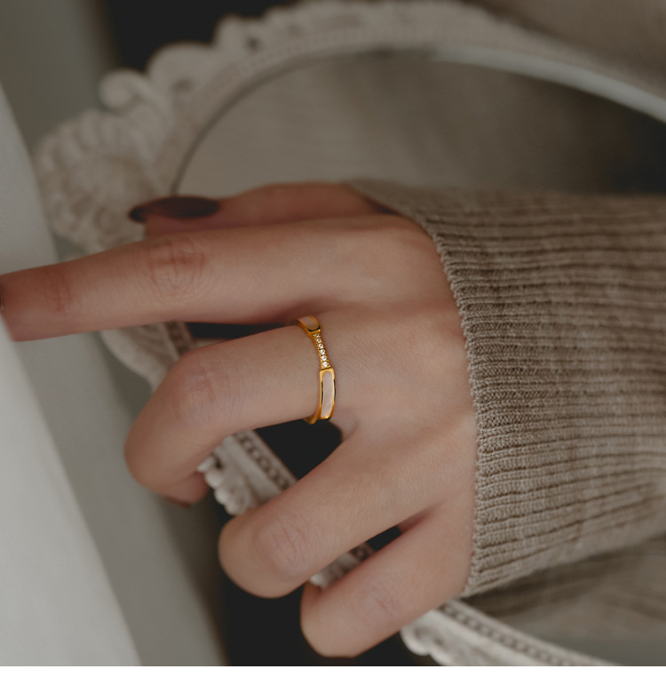 1 Piece Quantity Daily Occasion Titanium Steel Material Simple Style Solid Color Titanium Steel Plating Inlay Rhinestones Shell Rings 1 Piece